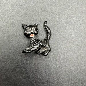 Vintage Cat Brooch Silver Details jewelry